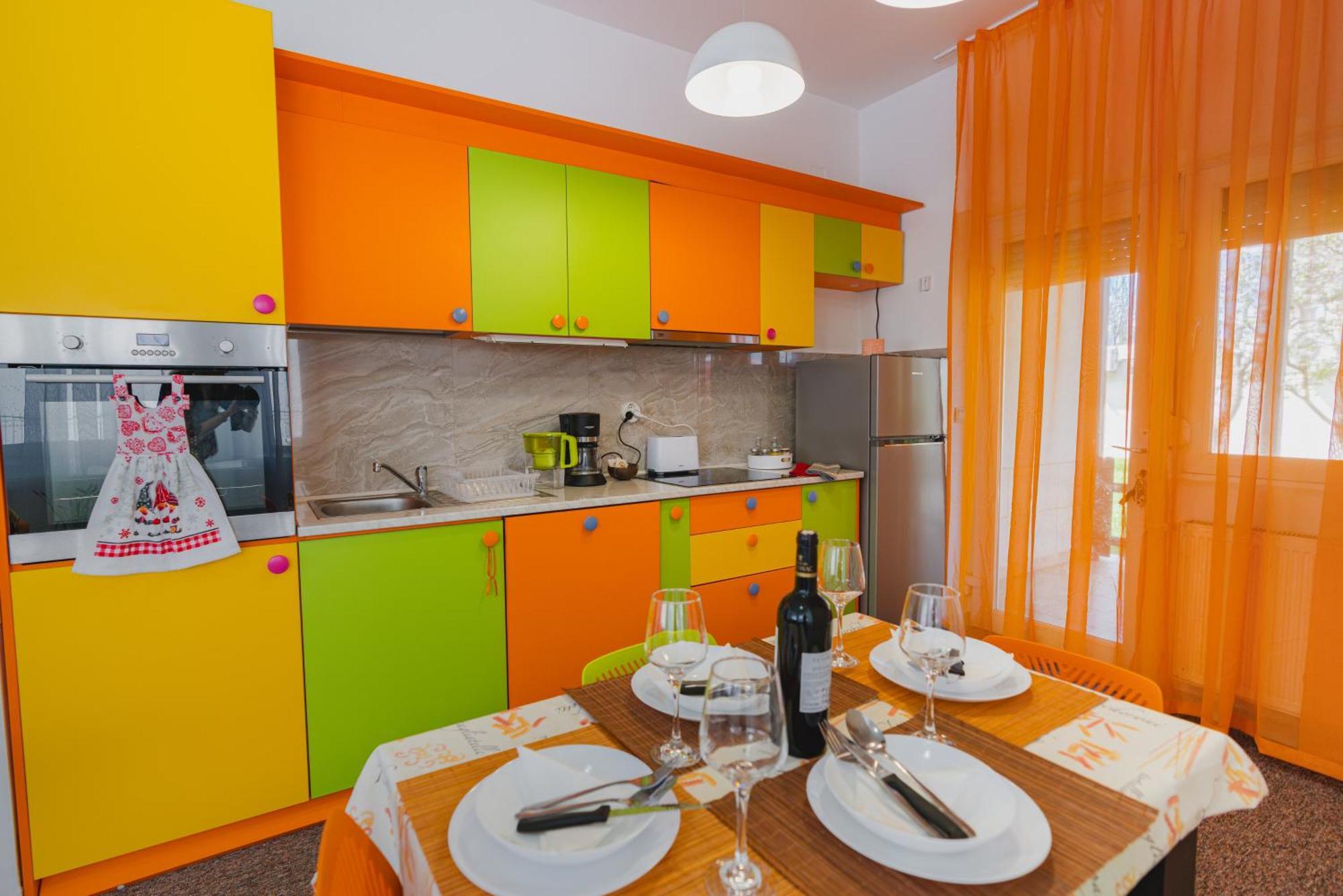 Pitstop Apartments Újszentes Kültér fotó