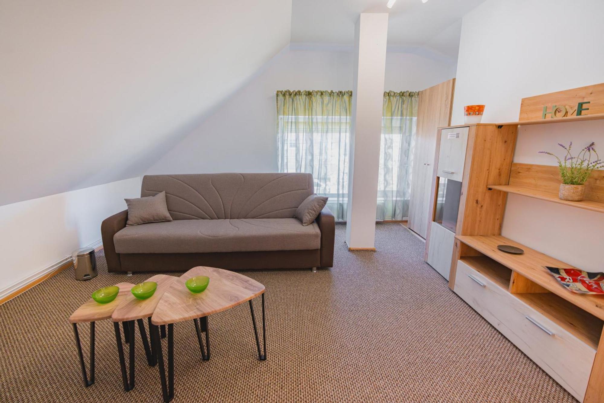 Pitstop Apartments Újszentes Kültér fotó